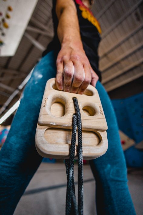 220528021a6196-victorclimbs